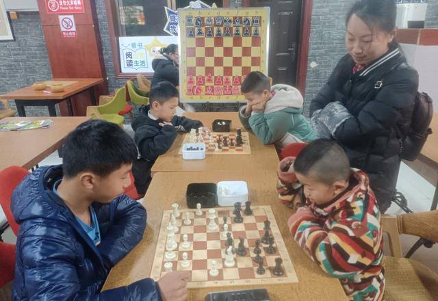 开元棋牌国际象棋公益课在冷水滩开讲